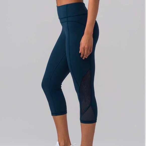 lululemon athletica Pants - Lululemon Twist and Train crop (19”)